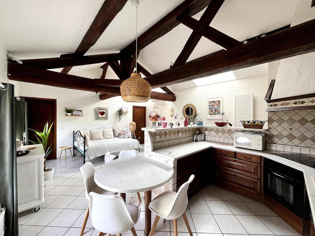 Appartement entier, One-Bedroom Apartment with Garden View in Chaponost, Lyon et ses environs