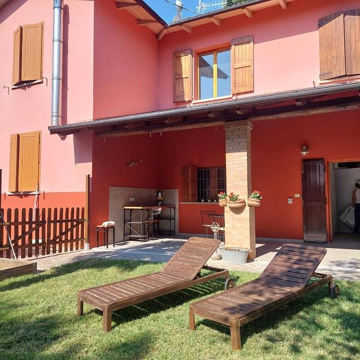 Casa vacanza per 2 persone, con Terrazza e Giardino nonché Panorama a Sasso Marconi