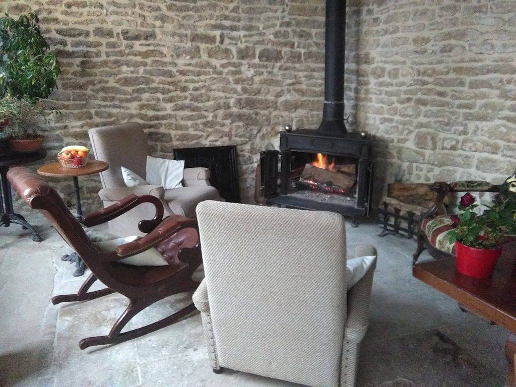 Les Chambres d'hôtes de Michèle - Chambre 1 in Aignay-le-Duc, Région de Montbard