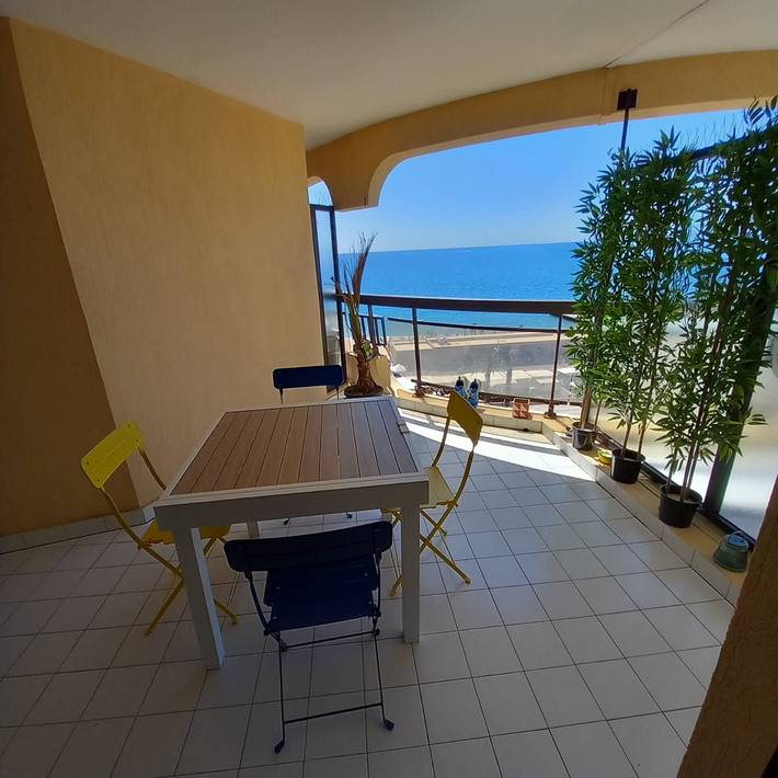 Location de vacances pour 8 personnes, avec balcon, adapté aux familles dans Fréjus Plage