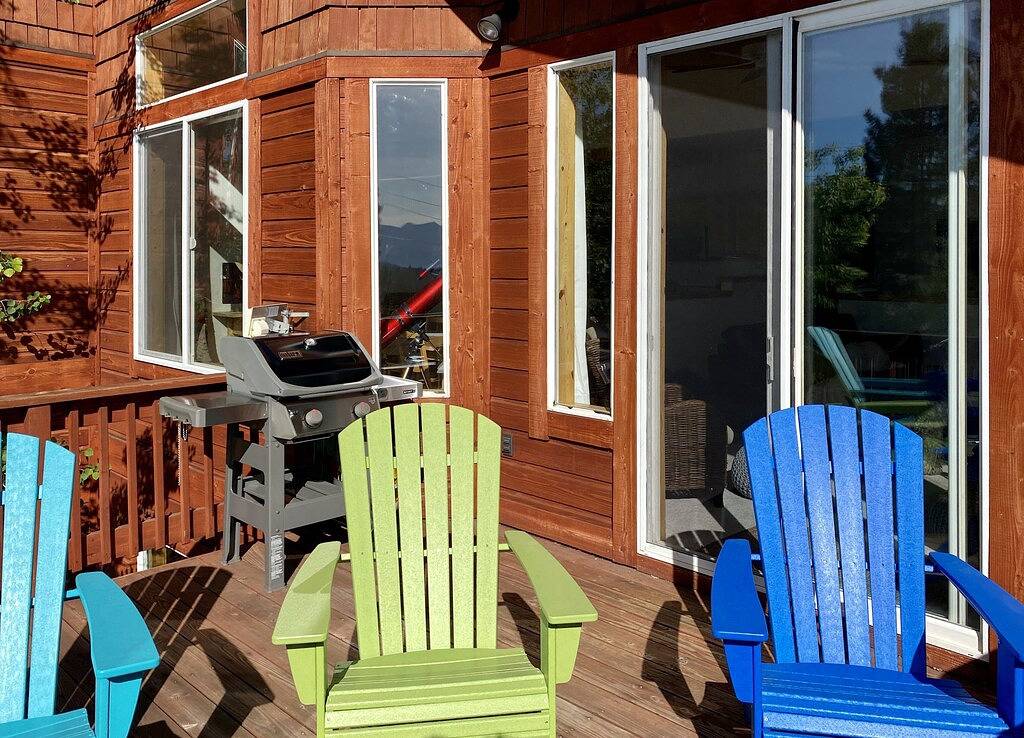 Ganze Wohnung, Neu!! Familienfreundlich, herrliche Aussicht und Schritte zum Tahoe Donner Ski Hill in Truckee, Donner Lake