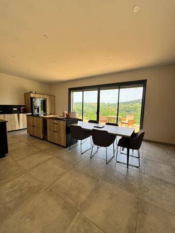 Location de vacances pour 6 personnes, avec Jacuzzi et Terrasse ainsi que Jardin et Vue dans Loucrup