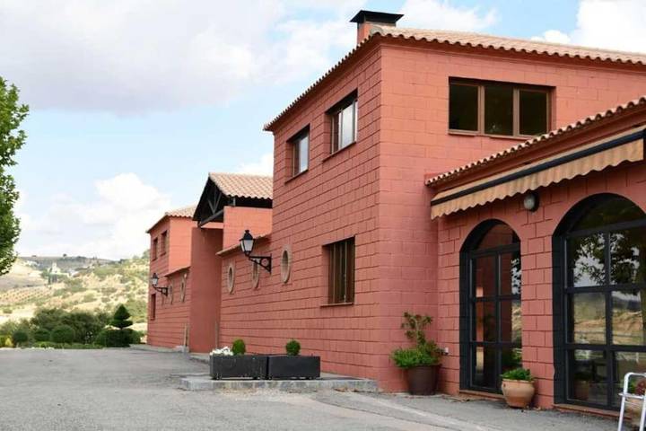 Casa rural para 50 personas, con Terraza y Jardín además de Piscina y Vistas en Lupiana - 4