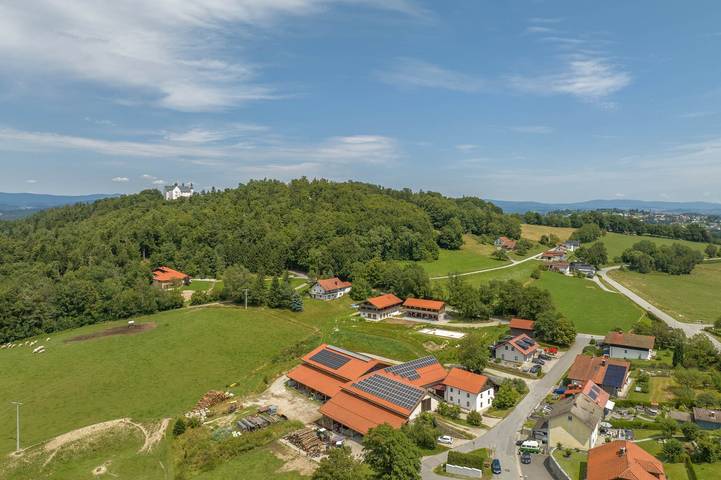 Holiday Home 'Englburger Hof' with Private Terrace, Private Garden and Wi-Fi in Tittling, Eastern Bavaria