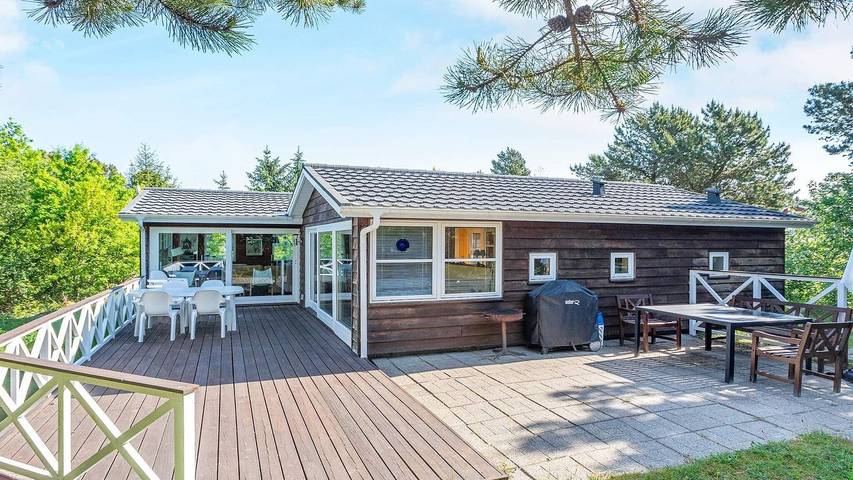 Ferieudlejning for 6 personer, med terrasse i Trend