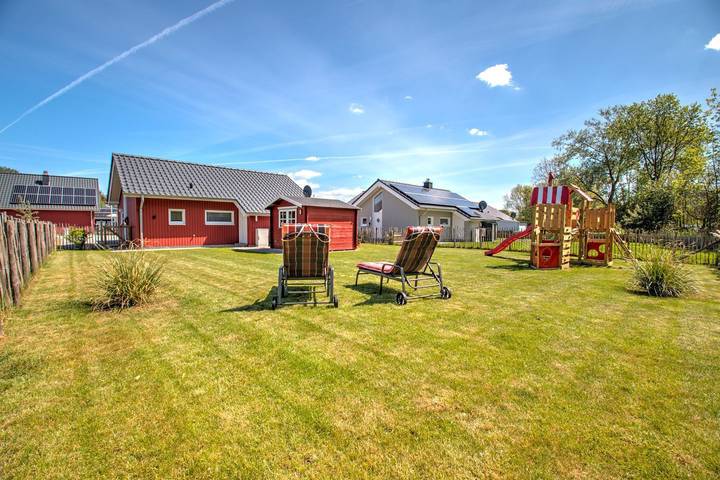 Ferienhaus für 6 Personen, mit Terrasse und Garten sowie Sauna in Schönberg