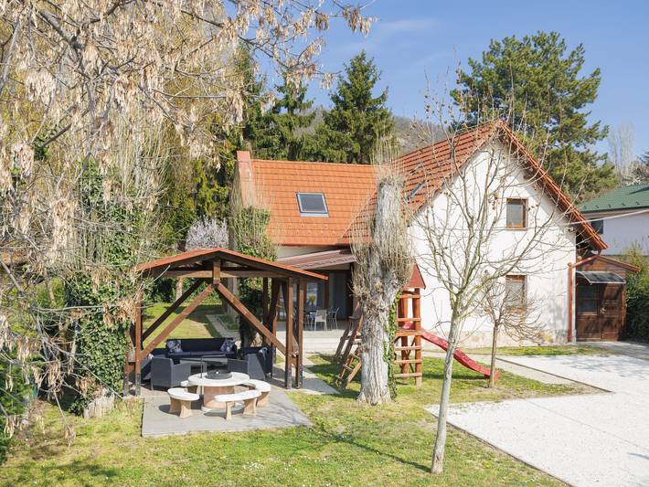 Ferienhaus für 12 Personen, mit Terrasse