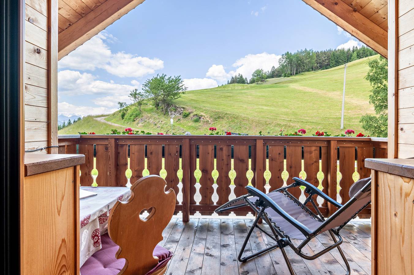 Ganzes Studio, Ferienwohnung 'Solerhof Romantik' mit Bergblick, Gemeinschaftsgarten und Wlan in Lajen, Dolomiti Superski