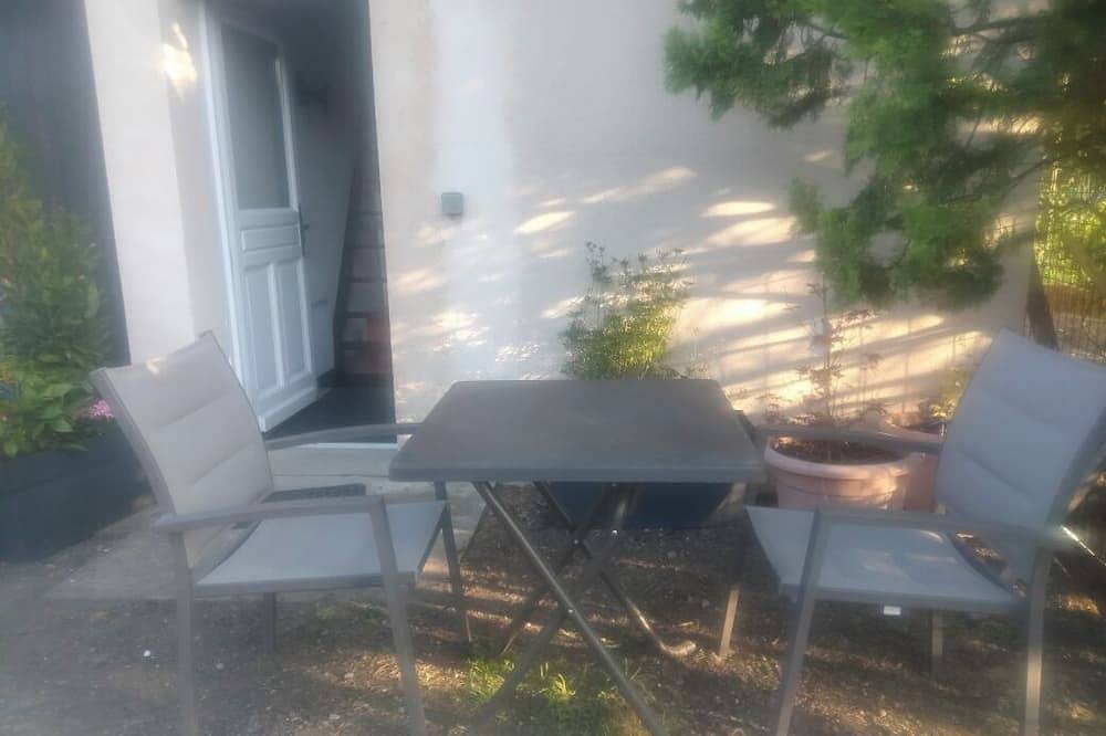 Entire apartment, Just 20 minutes from Les Puys and Le Zénith! 5 min from Riom Close to motorways. in Riom, Riom region