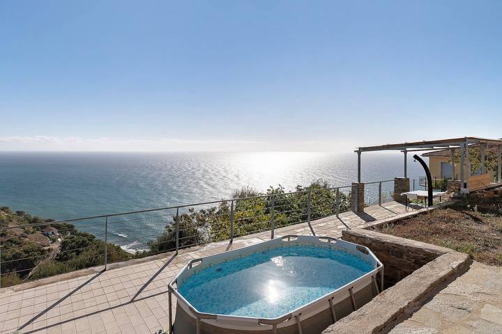 Ferienwohnung für 4 Personen, mit Balkon und Garten sowie Kinderpool in Imperia