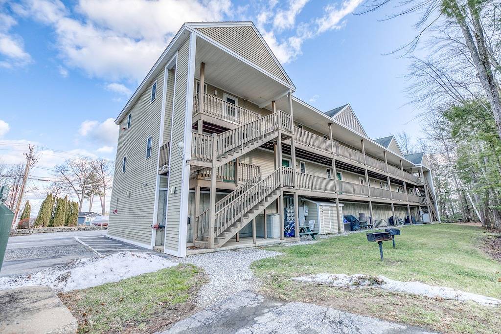 Ganze Wohnung, Haus mit Seeblick, Gemeinschaftspools, Tennis, Sauna und Privatstrand! in Gilford, Lake Winnipesaukee