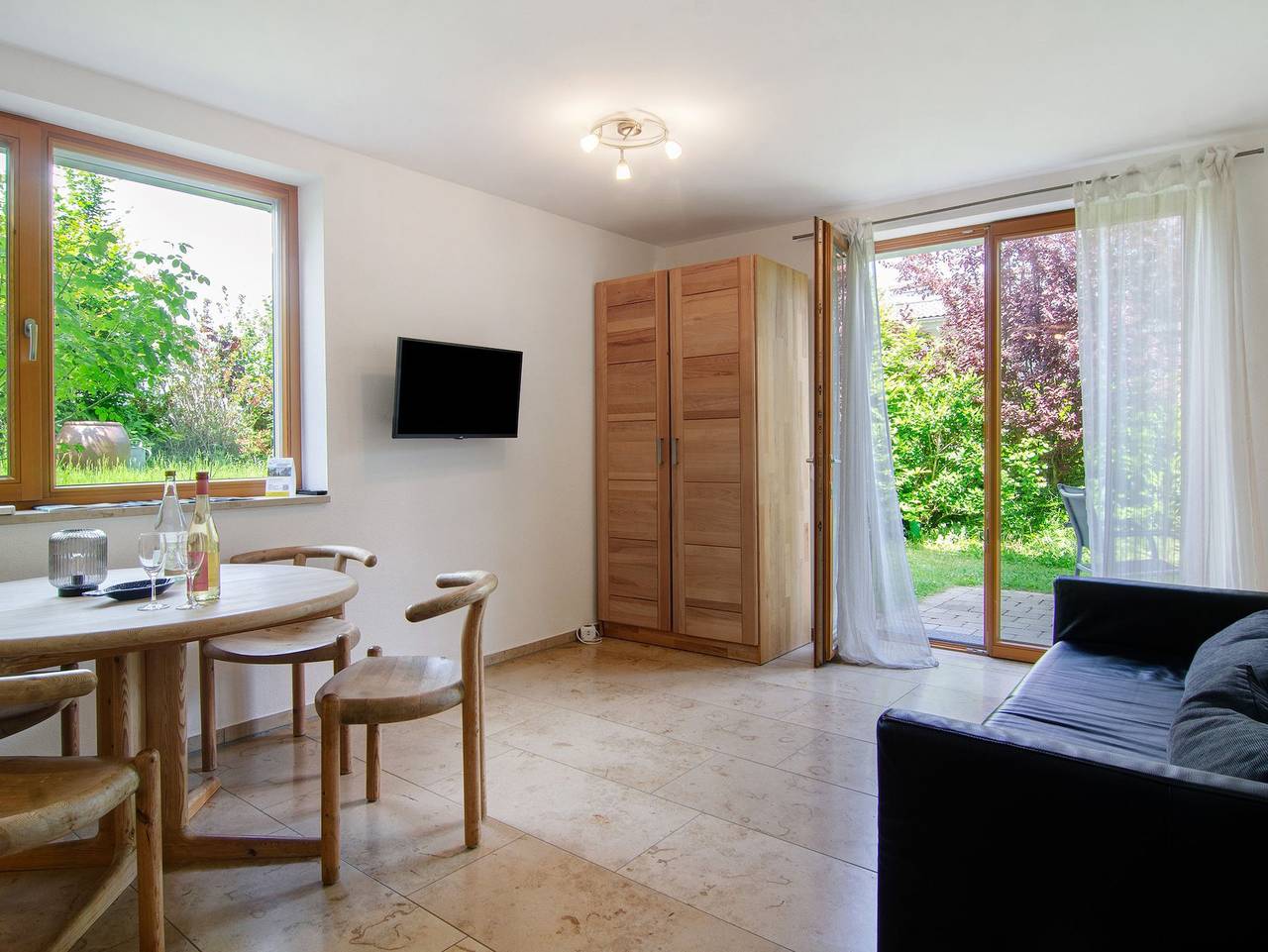 Ganze Ferienwohnung, Ferienwohnungen Im Rosengarten in Bodman-Ludwigshafen, Obersee (Bodensee)