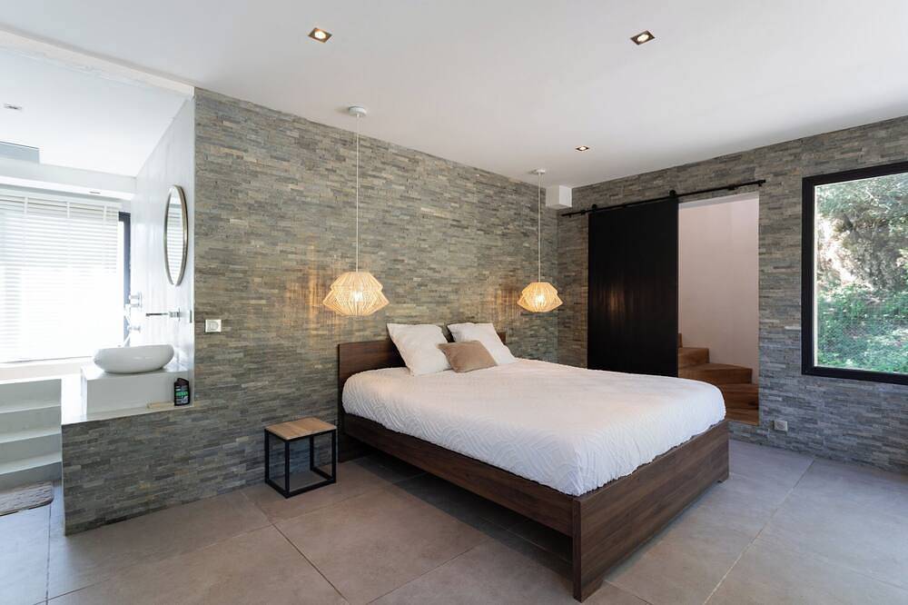 Renovated Zen villa - 4 bedrooms, private basketball court in Mougins, Mittelmeerküste (Frankreich)