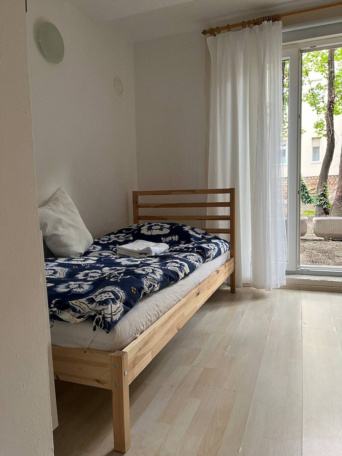 Ganze Wohnung, Ruhiges Einzelzimmer im Zentrum von Zagreb mit Garten in Zagreb, Zagreb und Umgebung