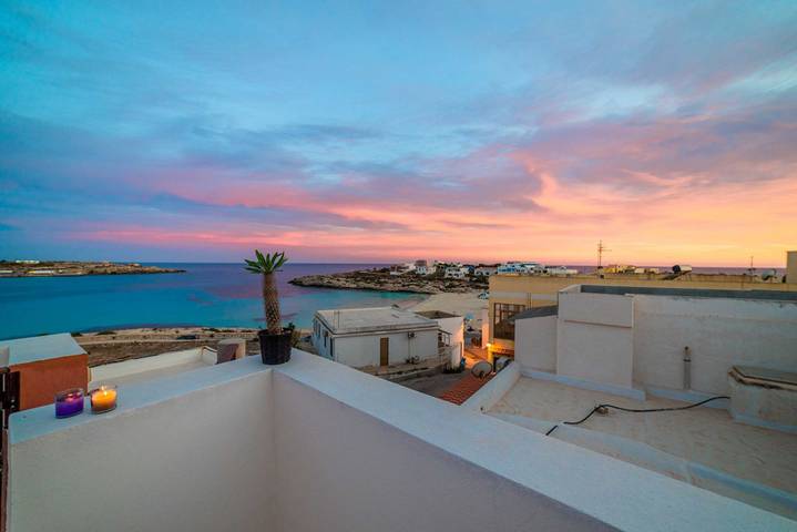 Ganze Wohnung, Ferienwohnung für 5 Personen mit Balkon/Terrasse in Lampedusa e Linosa, Pelagische Inseln