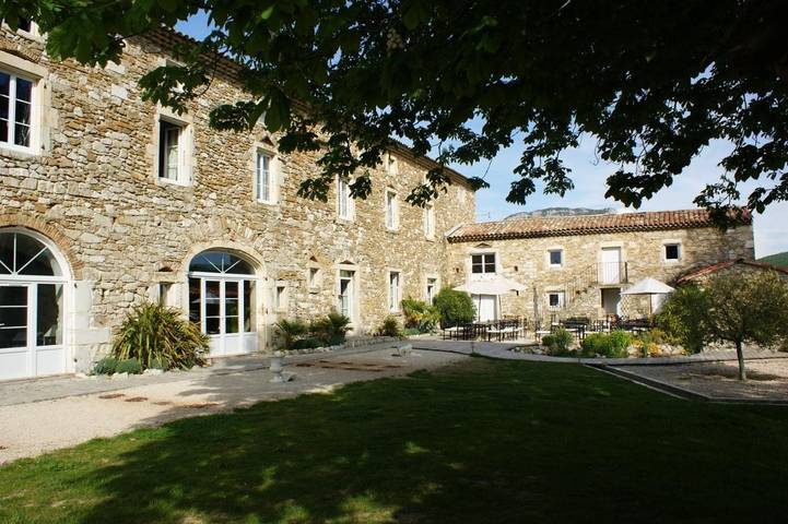 Maison d’hôte pour 2 personnes, avec piscine ainsi que vue et jardin, animaux acceptés dans la Drôme - 3