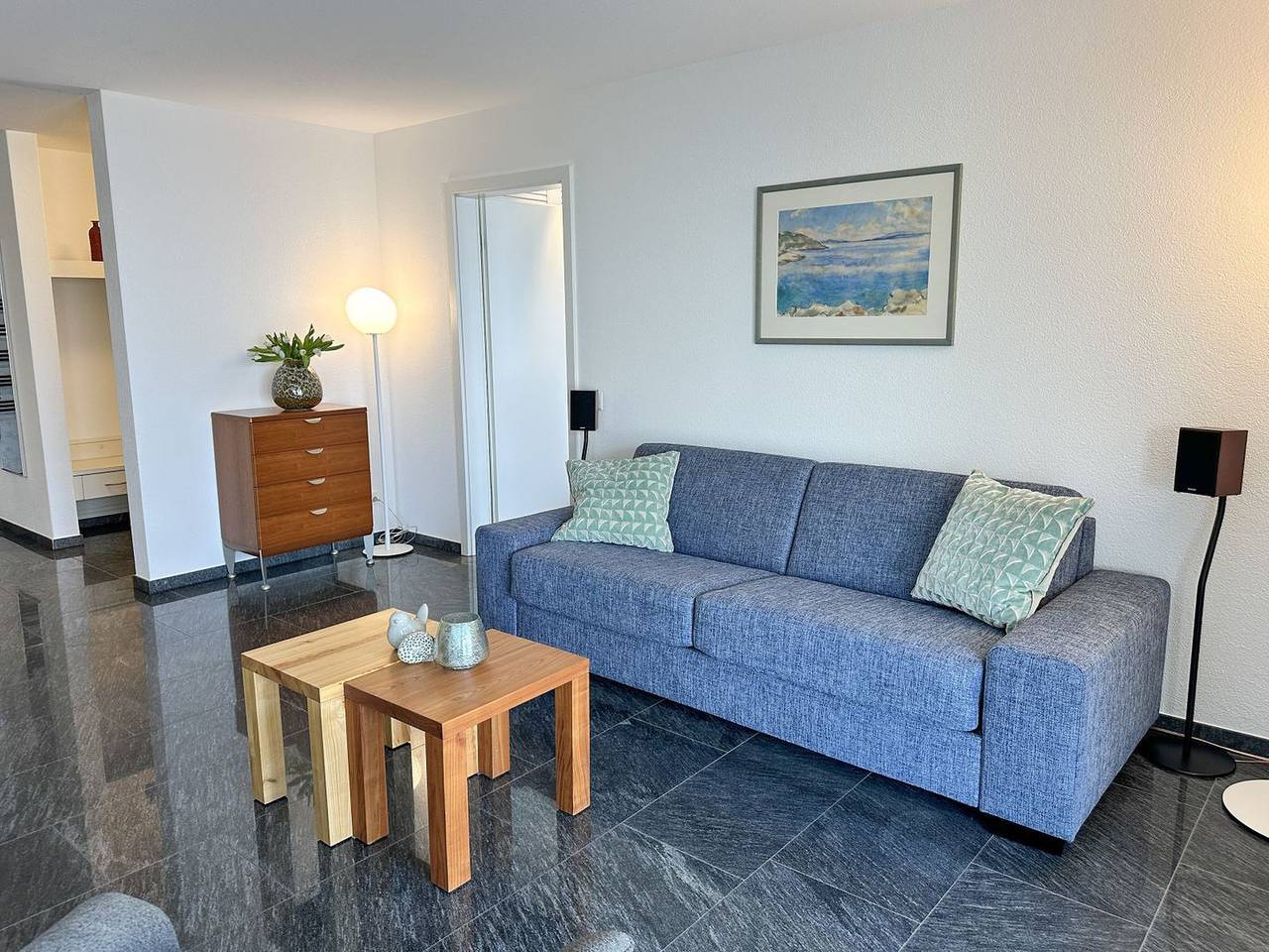 Ganze Wohnung, Helle moderne Ferienwohnung mit grosser Terrasse und einzigartigem Panoramablick in Gambarogno, Lago Maggiore (Schweiz)