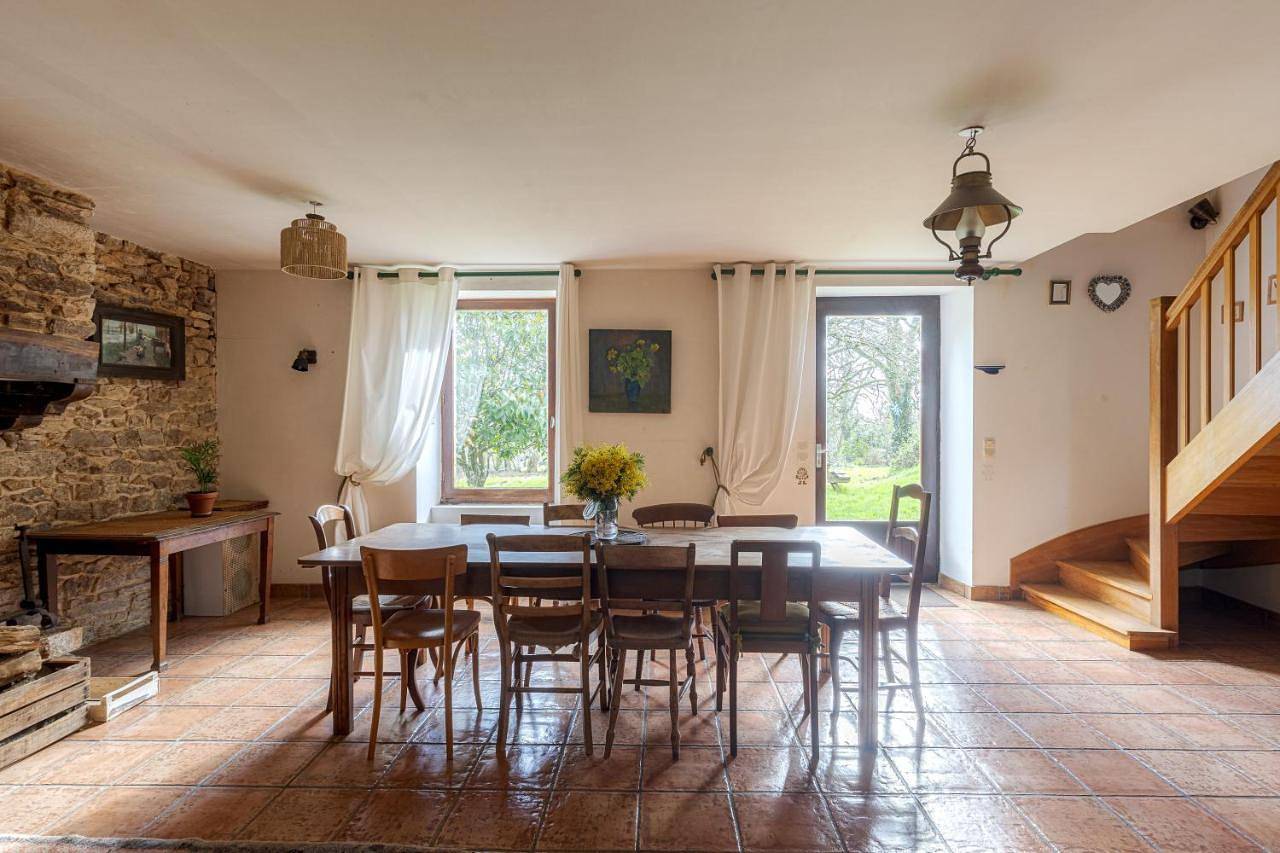 Seven-Bedroom House in Pluvigner, Région de Lorient