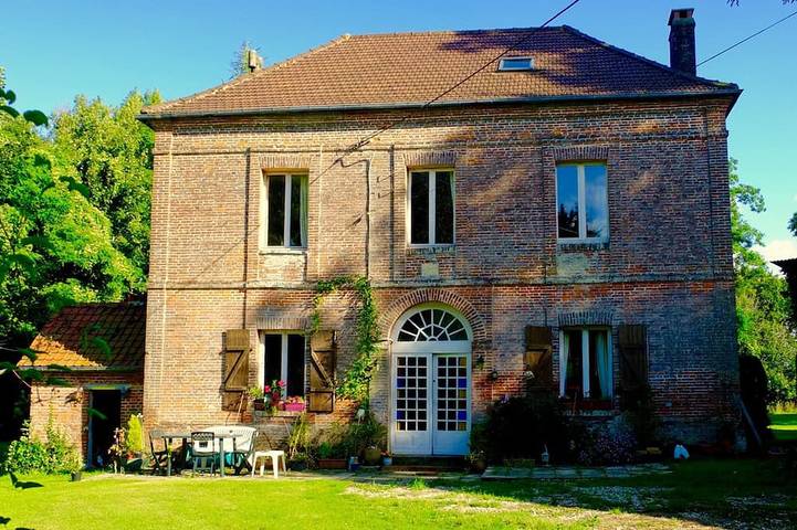 Location de vacances pour 14 personnes, avec terrasse et jardin, animaux acceptés à Bailly-en-Rivière