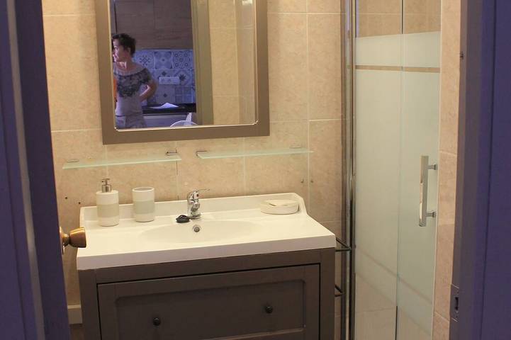 Ganze Wohnung, Newly renovated apartment, located 50 meters from the sea, with swimming pool. in Sant Adrià de Besòs, Barcelonès