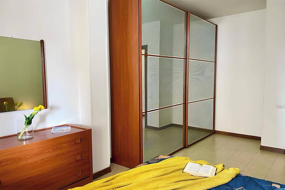 Entire apartment, Spacious Holiday Home in the Historic Centre of Oristano for Families in Oristano, Campidano