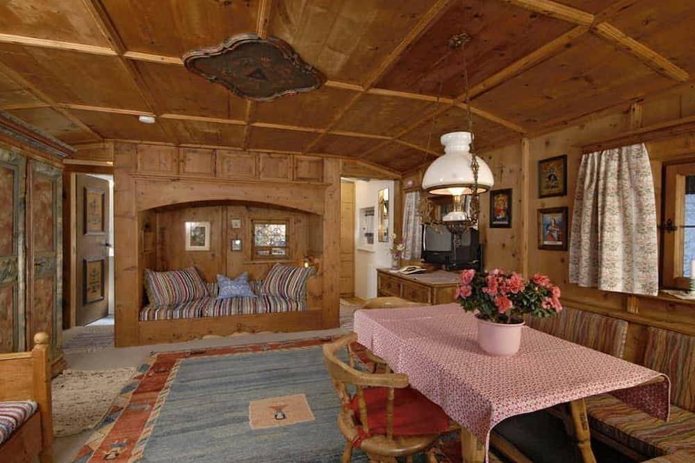 Fewo Typ F - Gustl's Hütte 1. Stock - Reither Almen - Exklusive Apartments in Reith im Alpbachtal, Kaisergebirge