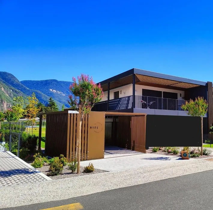 Ferienwohnung für 2 Personen, mit Ausblick und Balkon sowie Pool - 1
