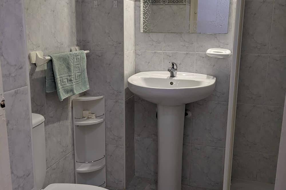 Entire apartment, Cool and cosy apartment - fantastic location in Nerja Centre, Nerja