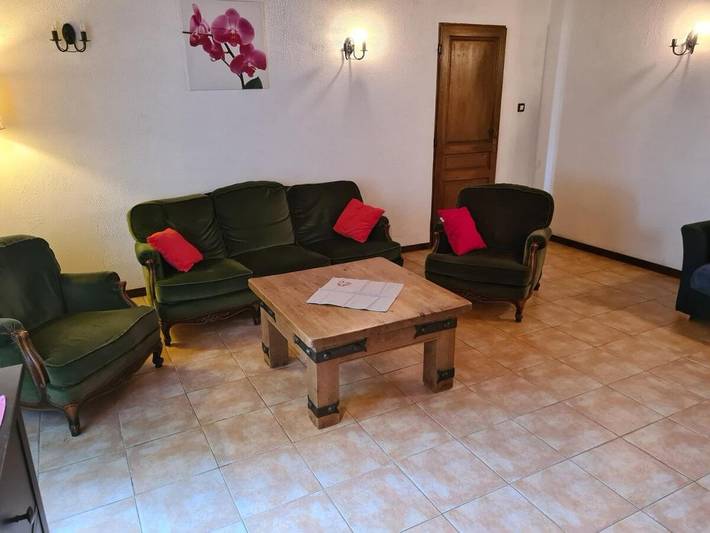 Location de vacances pour 13 personnes, avec piscine et jardin à Saint-Macoux - 4