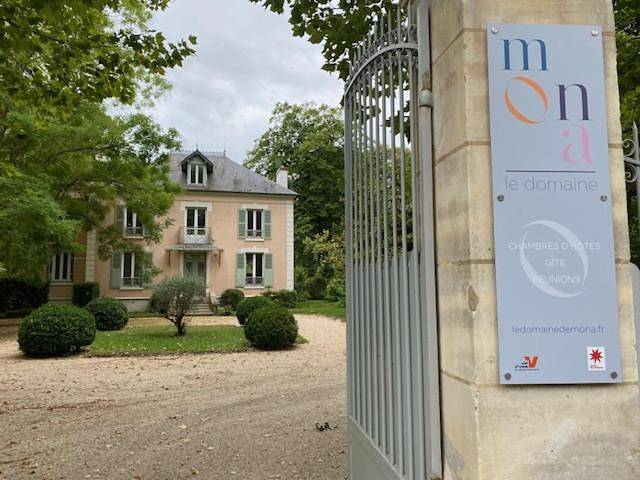 Location de vacances pour 6 personnes, avec Jardin ainsi que Piscine et Vue à Cergy