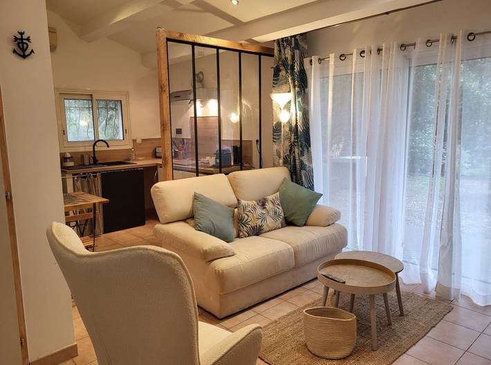 Gîte pour 2 personnes, avec jardin et terrasse
