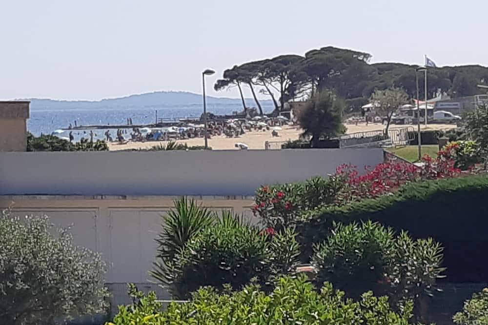 Maison Calme, Avec Parking Privatif à 100m à Pied de la Plage in La Londe-les-Maures, Parc national Port-Cros