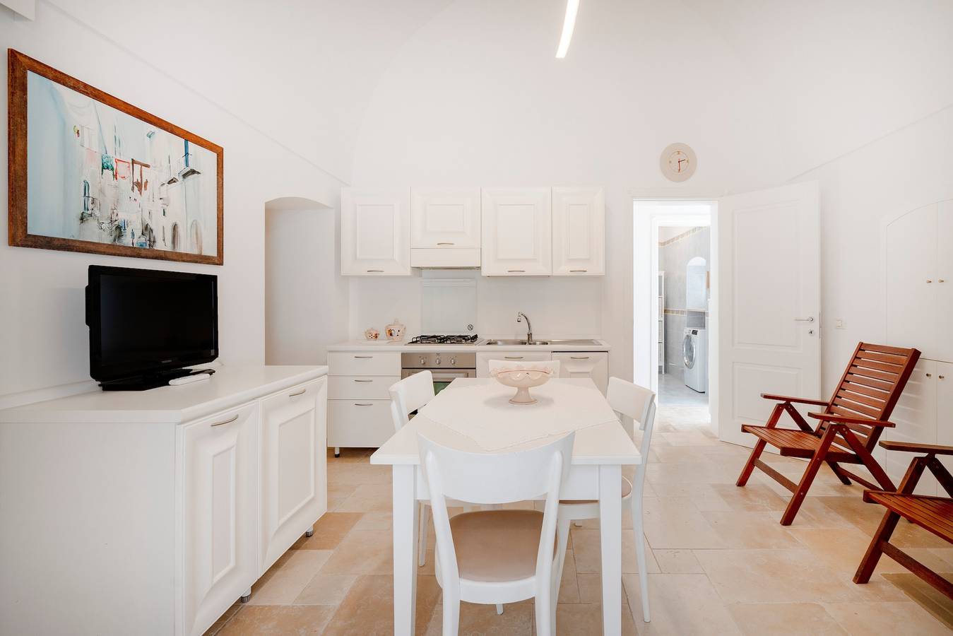 Entire apartment, 'Corner House Polignano A Mare' Apartment with Air Conditioning in Polignano a Mare, Bari Province