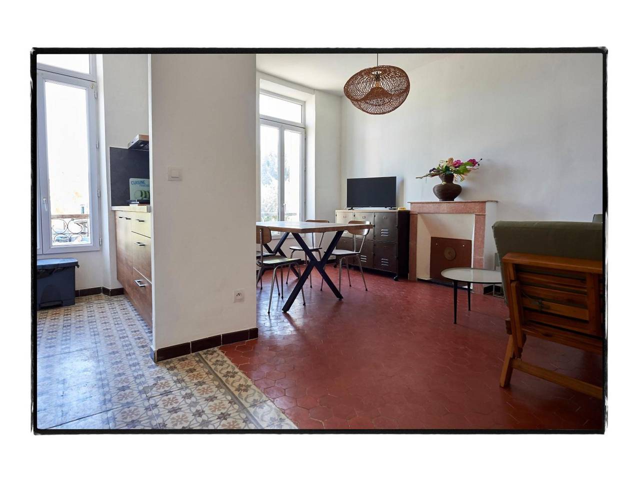 Entire apartment, Apartment "Le Gîte Du Forgeron" in La Tour-d'Aigues in La Tour-d'Aigues, Parc naturel régional du Luberon