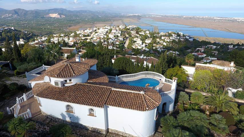 Villa 'Ma-Nita' with Sea View, Wi-Fi, and Air Conditioning in Monte Pego, el Ràfol d'Almúnia