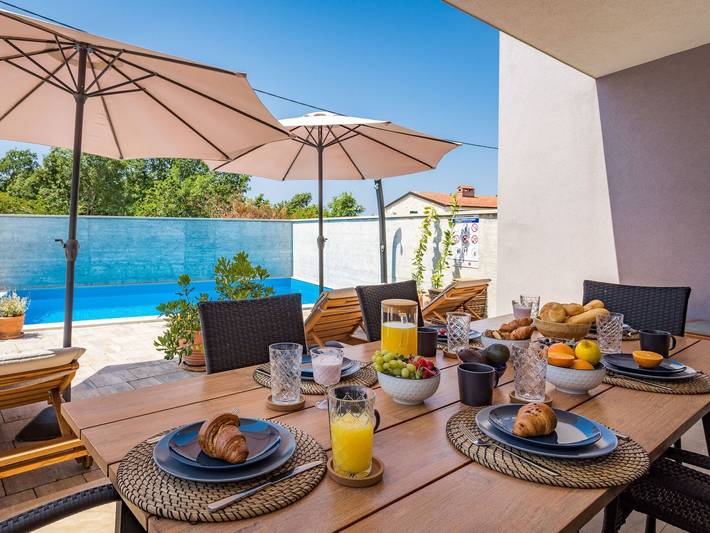 Ferienhaus für 6 Personen, mit Balkon und Whirlpool sowie Terrasse und Garten in Kosinozici - 3