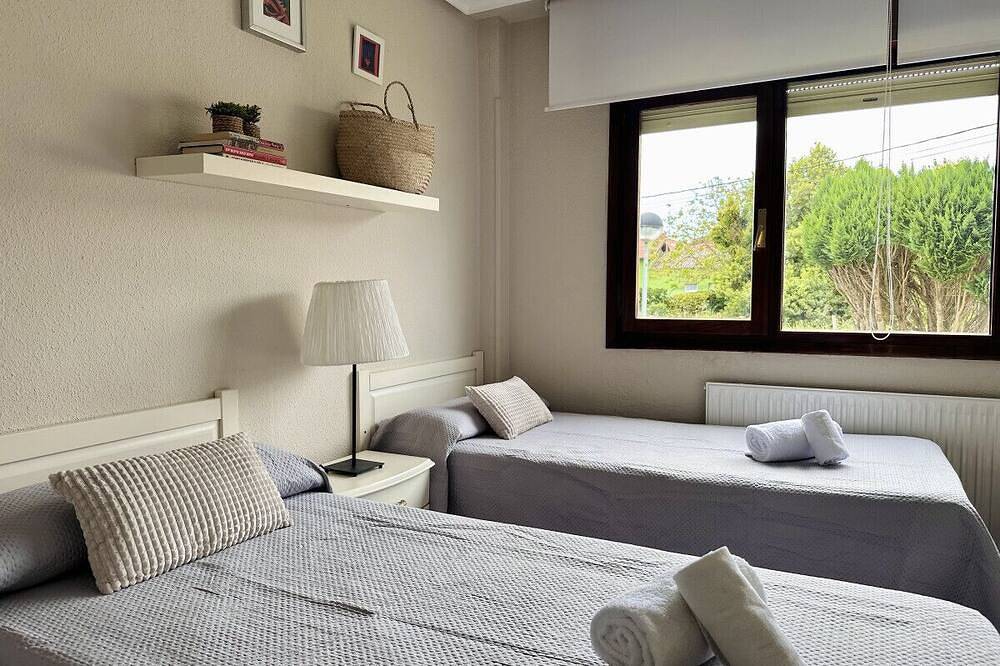 Entire apartment, Bajo con piscina en la playa - Isla Playa 5700 in Isla, Arnuero