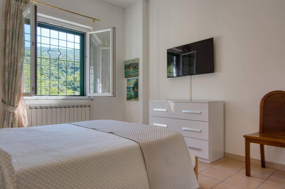 2 bedroom gorgeous home in Lavagna in Lavagna, Lavagna Gemeinde