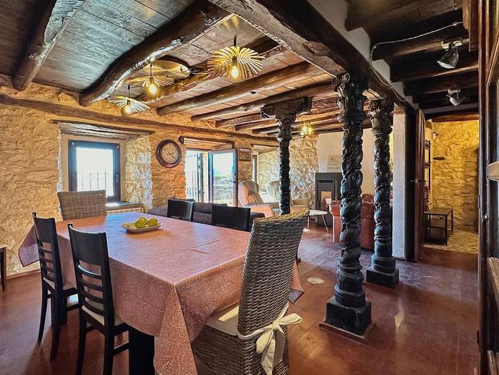 Casa rural para 8 personas, con Terraza además de Jardín y Vistas en La Horra - 3