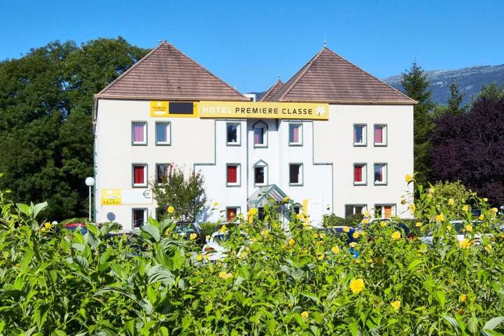 Hôtel pour 2 personnes, avec terrasse et vue, animaux acceptés à Saint-Genis-Pouilly - 4