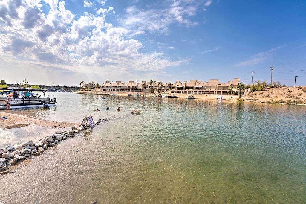 Ganze Wohnung, 1 Mi to London Bridge: Condo w/ Pool Access in Lake Havasu City, Mohave County