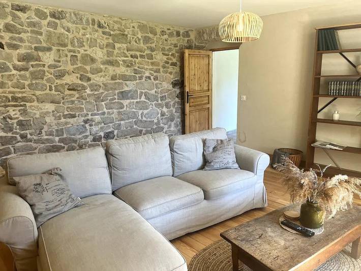 Gîte pour 2 personnes, avec Terrasse ainsi que Jardin et Vue dans Les Cascades et Gorges de la Langouette