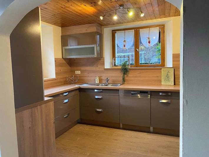 Gîte pour 8 personnes, avec vue et terrasse à La Baume - 3