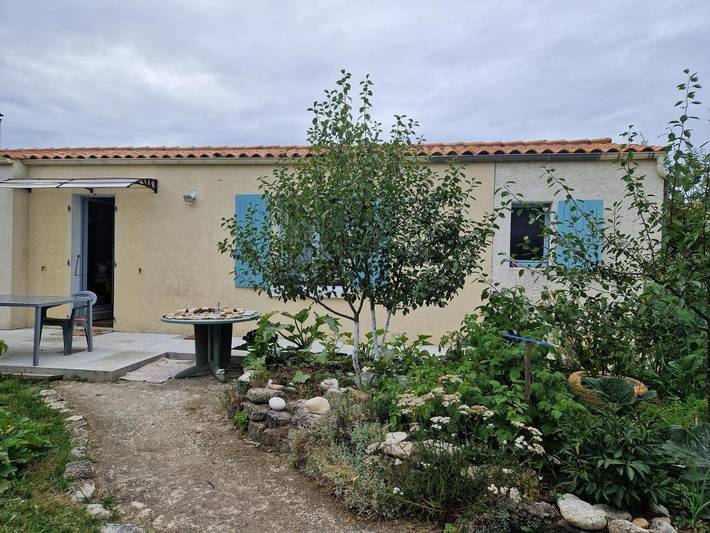Gîte pour 2 personnes, avec vue et jardin dans Plage de la Boirie