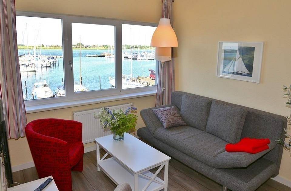 Ganze Wohnung, Ferienhaus Am Rundsteg 10, direkt am Yachthafen mit außergewöhnlichem Seeblick in Ostfehmarn, Fehmarn
