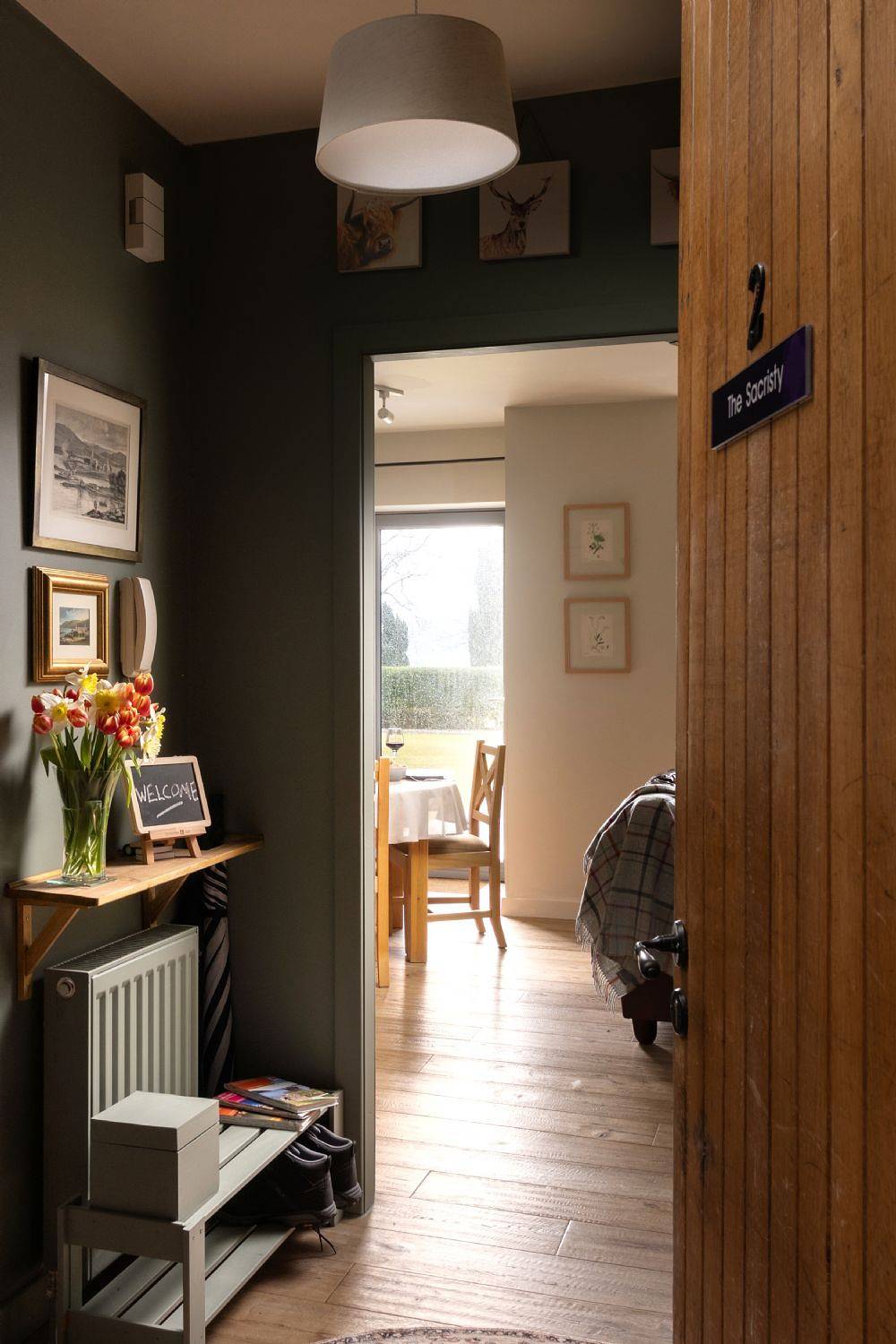 Ganze Wohnung, The Sacristy With Loch Ness Views And Private Terrace in Fort Augustus, Highlands
