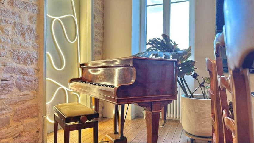 Location de vacances pour 12 personnes, avec vue et jardin à Cuisery - 3