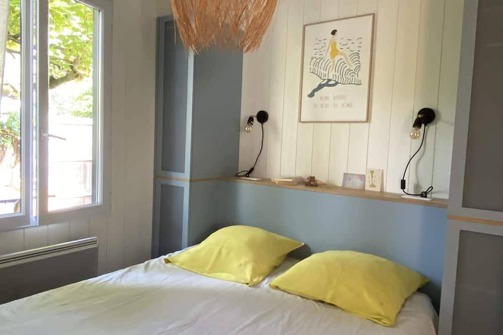 Maison de charme en bois avec piscine et studio indépendant, proche plage in Claouey, Lège-Cap-Ferret