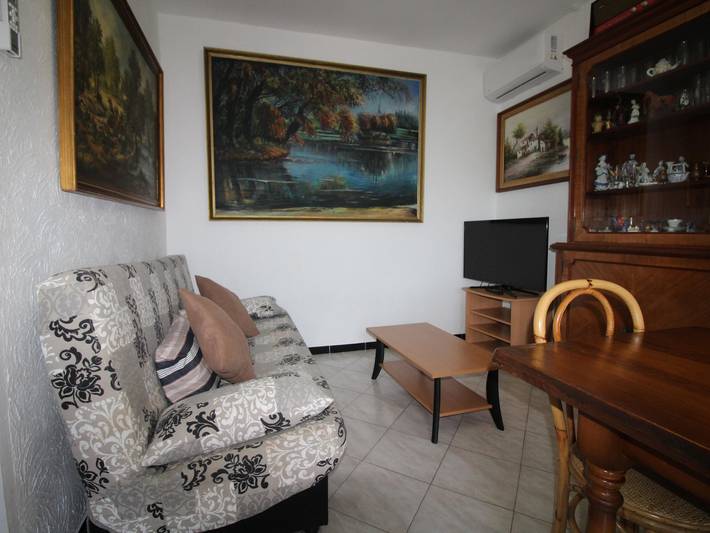 Ganze Wohnung, Apartment für 6, strandnah, Haustiere erlaubt. in Platja de Grifeu (Llanca), Platja Grifeu