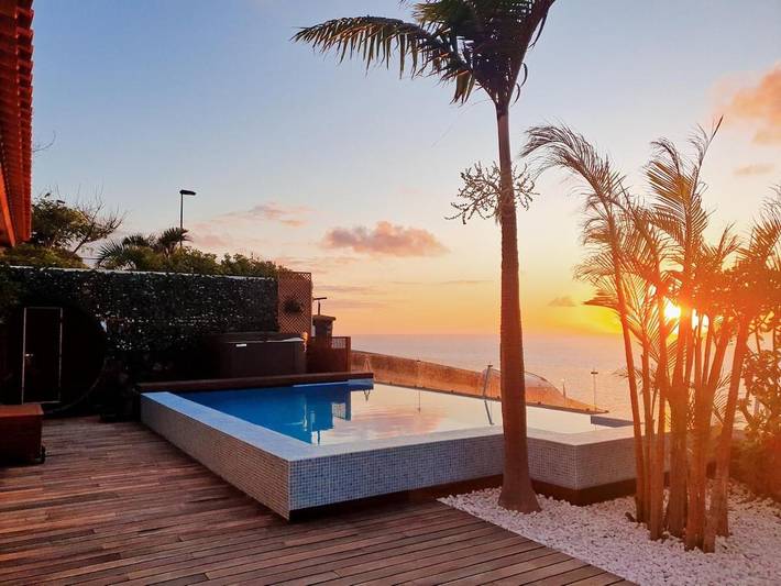 Ferienwohnung für 7 Personen, mit Whirlpool und Terrasse sowie Garten und Pool in Juan Fernández
